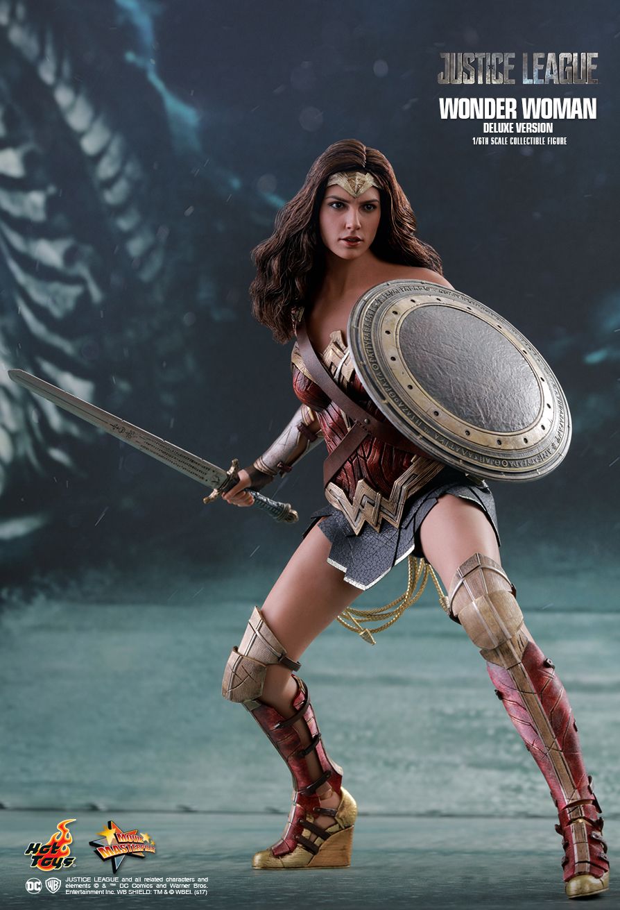 Wonder Woman - Deluxe Version  Sixth Scale Figure by Hot Toys  Justice League - Movie Masterpiece Series   